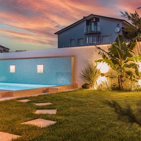 Villa Elena Deluxe Mit Whirlpool Und Beheiztem Pool Am Meer Und Wunderschoenen Blick Auf Die Brijuni Inseln Fažana Dış mekan fotoğraf