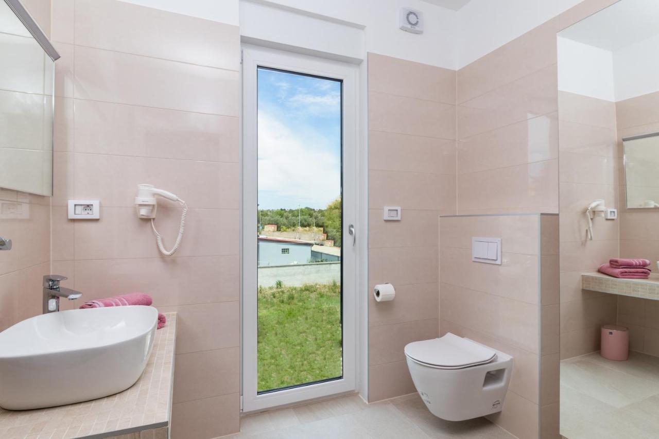Villa Elena Deluxe Mit Whirlpool Und Beheiztem Pool Am Meer Und Wunderschoenen Blick Auf Die Brijuni Inseln Fažana Dış mekan fotoğraf