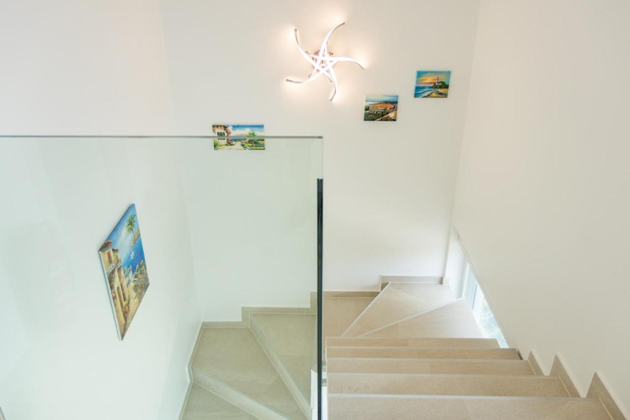 Villa Elena Deluxe Mit Whirlpool Und Beheiztem Pool Am Meer Und Wunderschoenen Blick Auf Die Brijuni Inseln Fažana Dış mekan fotoğraf
